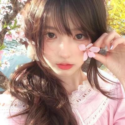 拿针的女孩